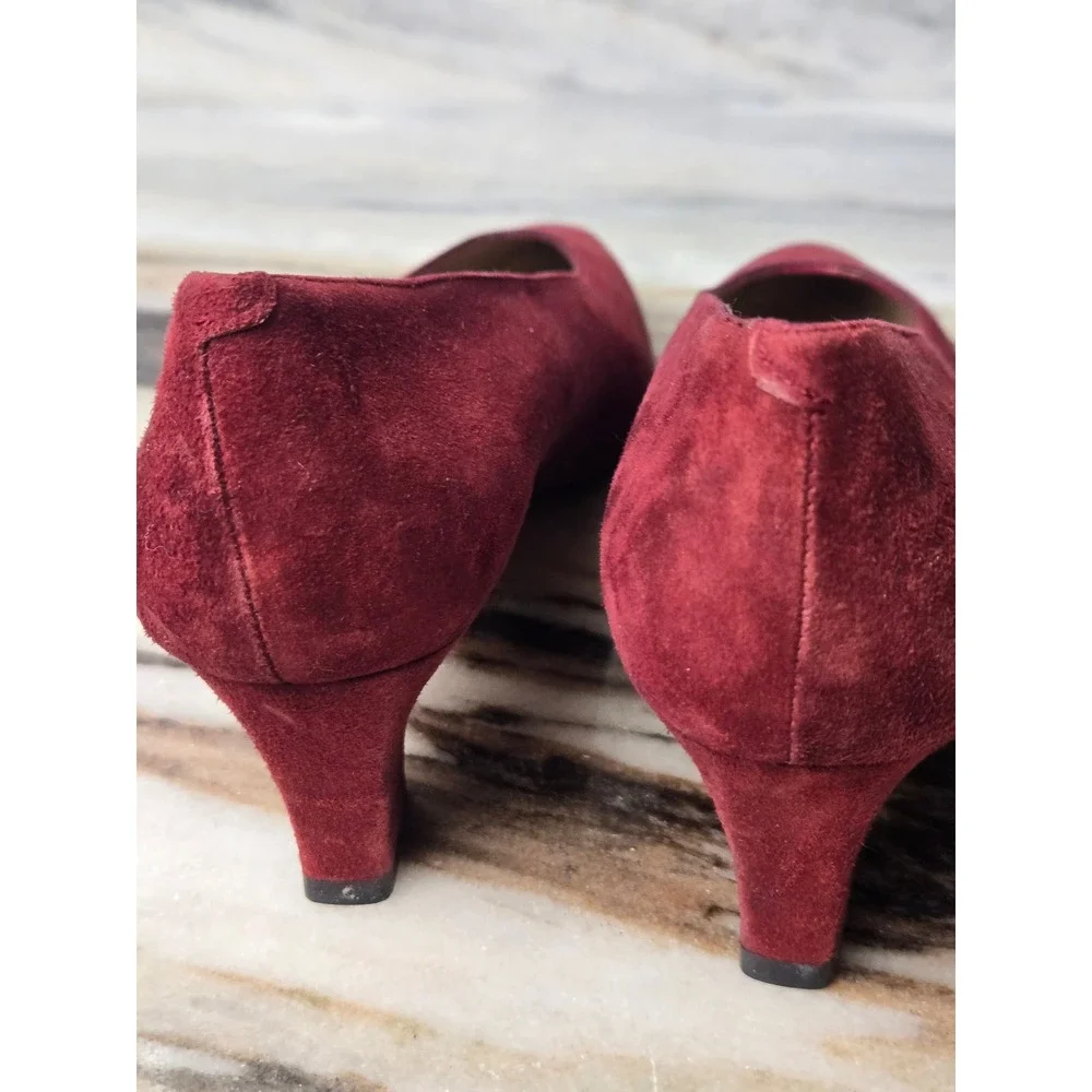 Vaneli Burgundy Suede Pointed Toe Block Heel‎ Pumps Made in Italy Size 8S